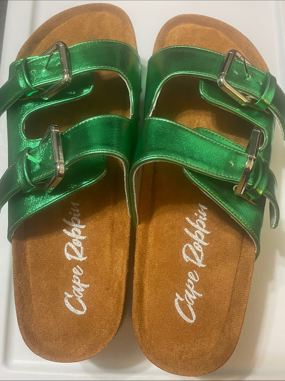 Cape Robbin Metallic Green Double-Buckle Slide Sandals Sz. 9 NWT 2.5 inch lift